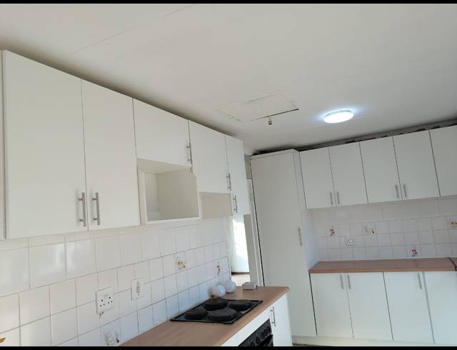 3 bed property to rent in WINCHESTER HILLS